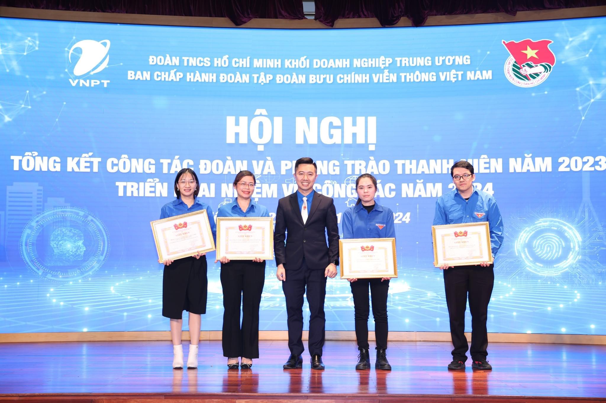 Chi đoàn Công ty Cổ phần Truyền thông, Quảng cáo Đa phương tiện vinh dự nhận Giấy khen của Đoàn Thanh niên Tập đoàn VNPT năm 2023